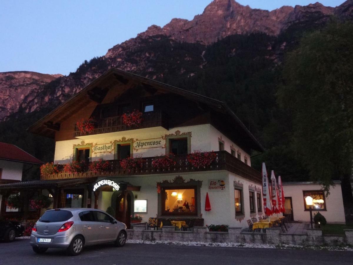 Pension Nina & Gasthof Alpenrose Gschnitz Luaran gambar