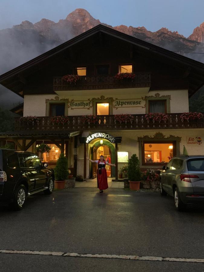 Pension Nina & Gasthof Alpenrose Gschnitz Luaran gambar