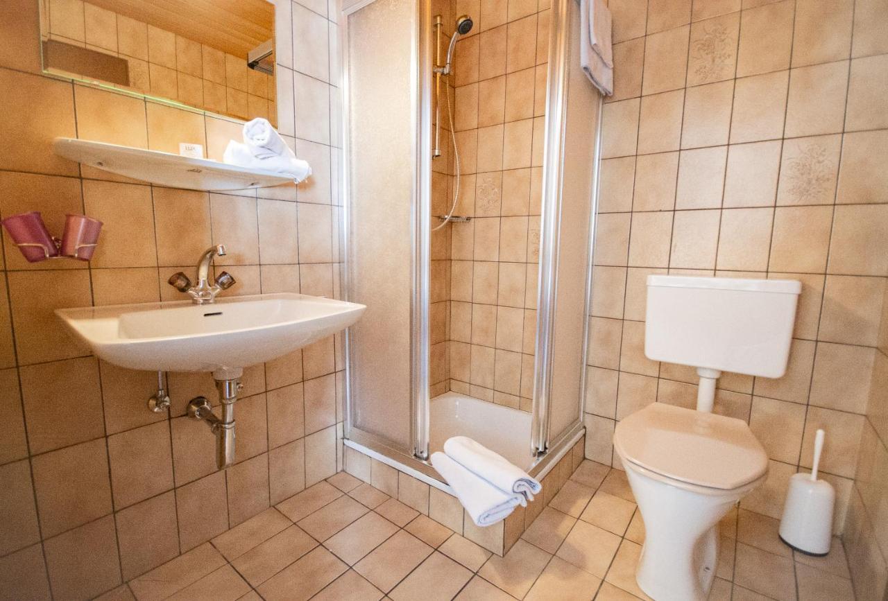 Pension Nina & Gasthof Alpenrose Gschnitz Luaran gambar