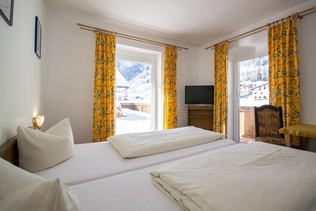 Pension Nina & Gasthof Alpenrose Gschnitz Luaran gambar
