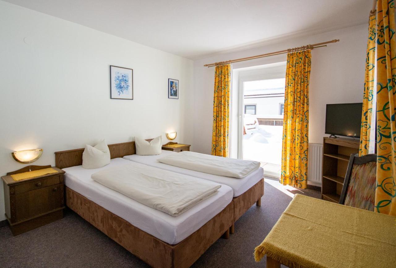 Pension Nina & Gasthof Alpenrose Gschnitz Luaran gambar