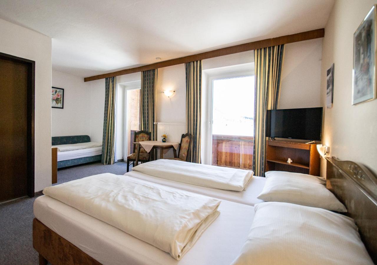 Pension Nina & Gasthof Alpenrose Gschnitz Luaran gambar