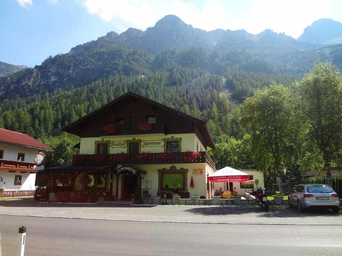 Pension Nina & Gasthof Alpenrose Gschnitz Luaran gambar